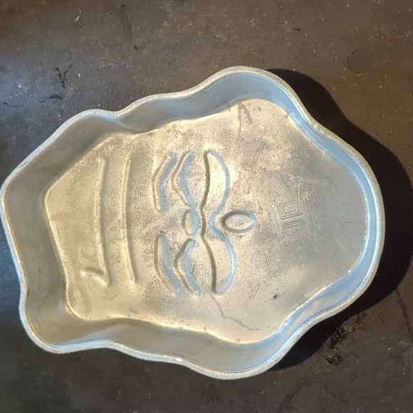 Santa or skeleton cake pan - Picture 3 of 3